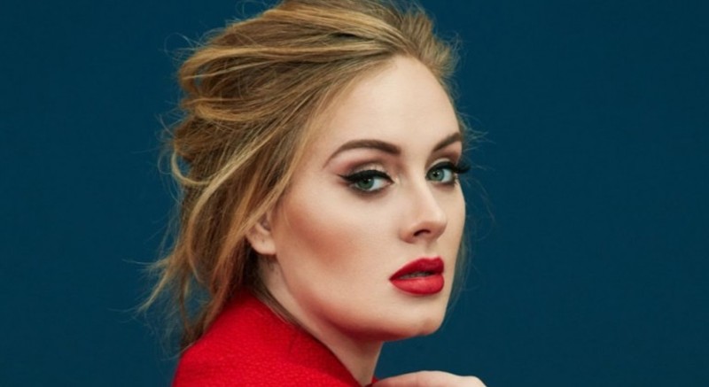 شاهدوا صورة أديل المقلوبة التي أثارت الجدل عبر مواقع السوشيال ميديا